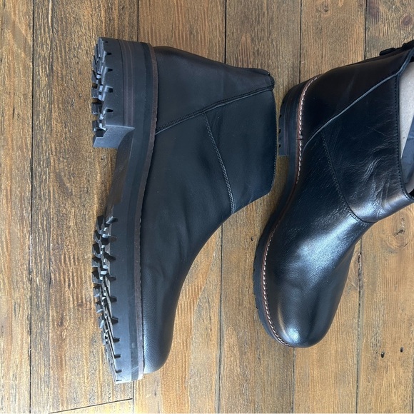 SOFTWALK | Black Leather Chelsea Ankle Boots, side zipper short heel| SIZE 11 - Picture 4 of 11